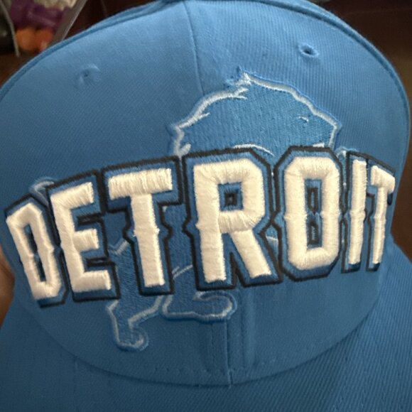 Detroit Lions Hat New Era 59Fifty Fitted Cap Size 7 1/4 NFL Blue NFC New - Picture 5 of 8